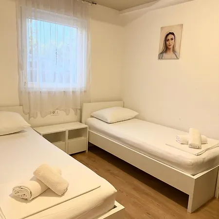 Laura - بيت ضيافة Međugorje