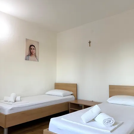 Laura - بيت ضيافة Međugorje