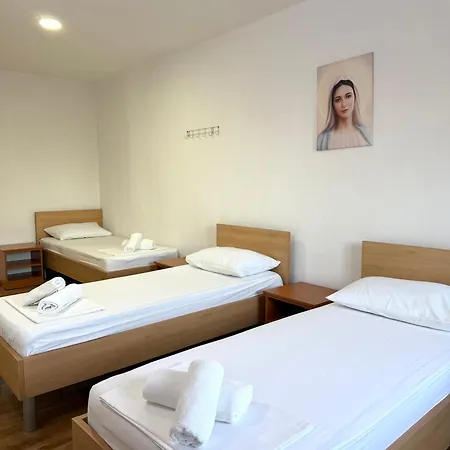 Laura - بيت ضيافة Međugorje